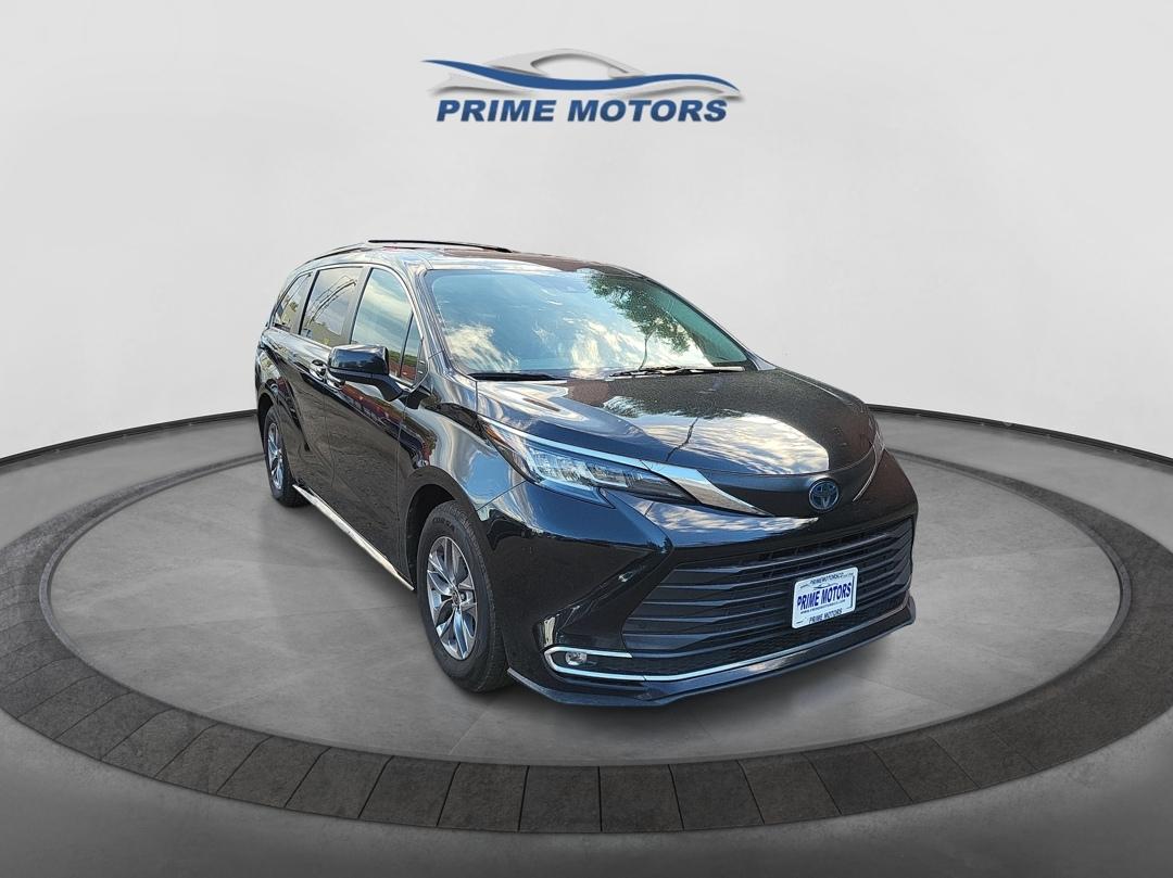 Toyota Sienna XLE 7-Passenger 2023
