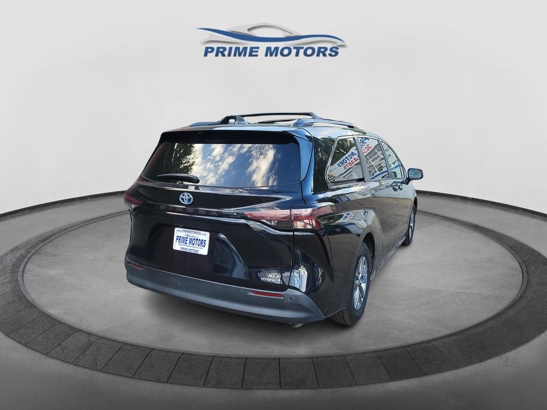 Toyota Sienna XLE 7-Passenger 2023