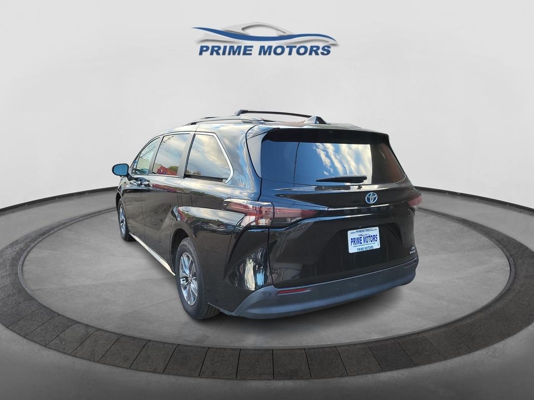 Toyota Sienna XLE 7-Passenger 2023