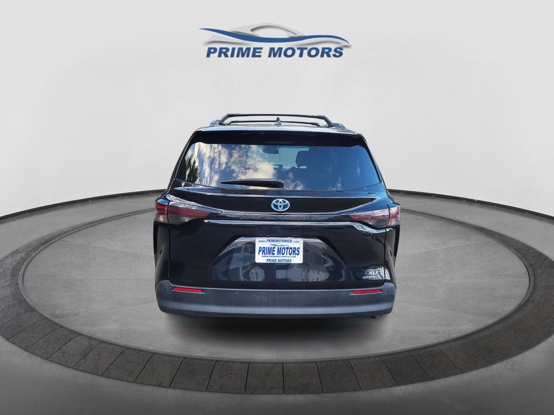 Toyota Sienna XLE 7-Passenger 2023