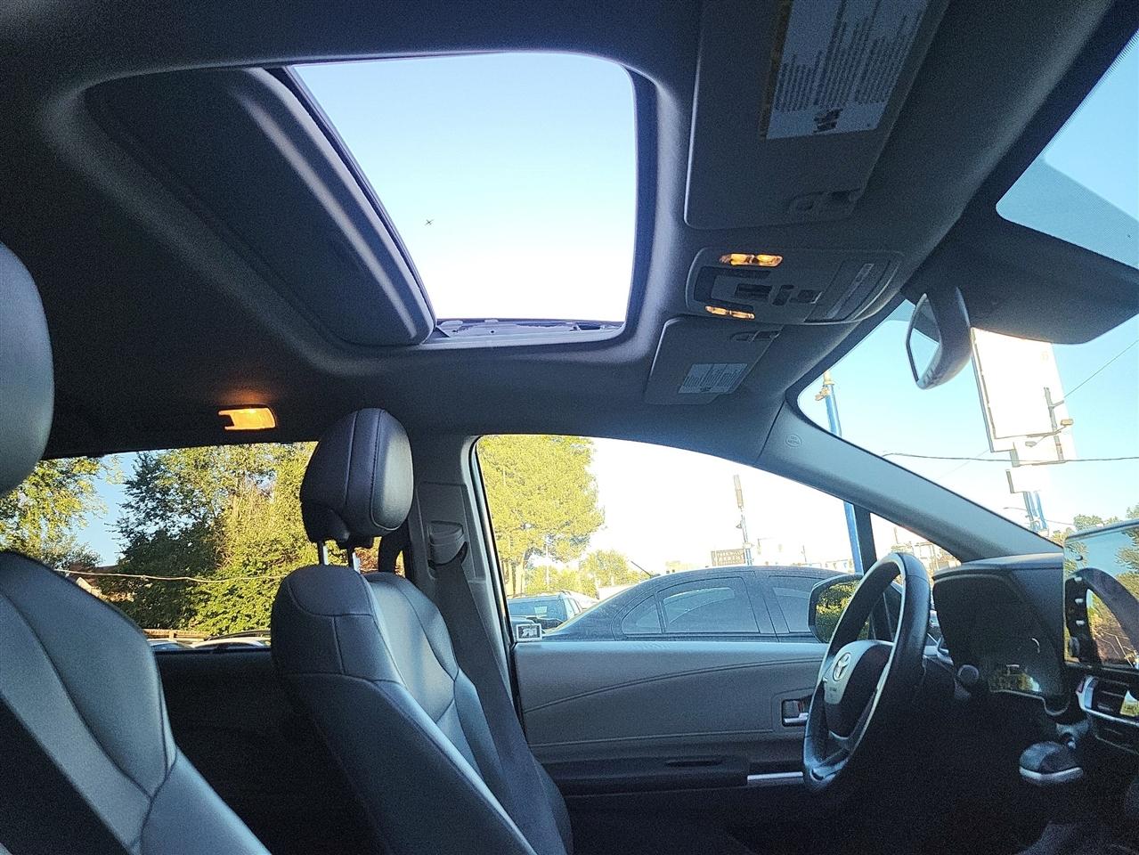 Toyota Sienna XLE 7-Passenger 2023