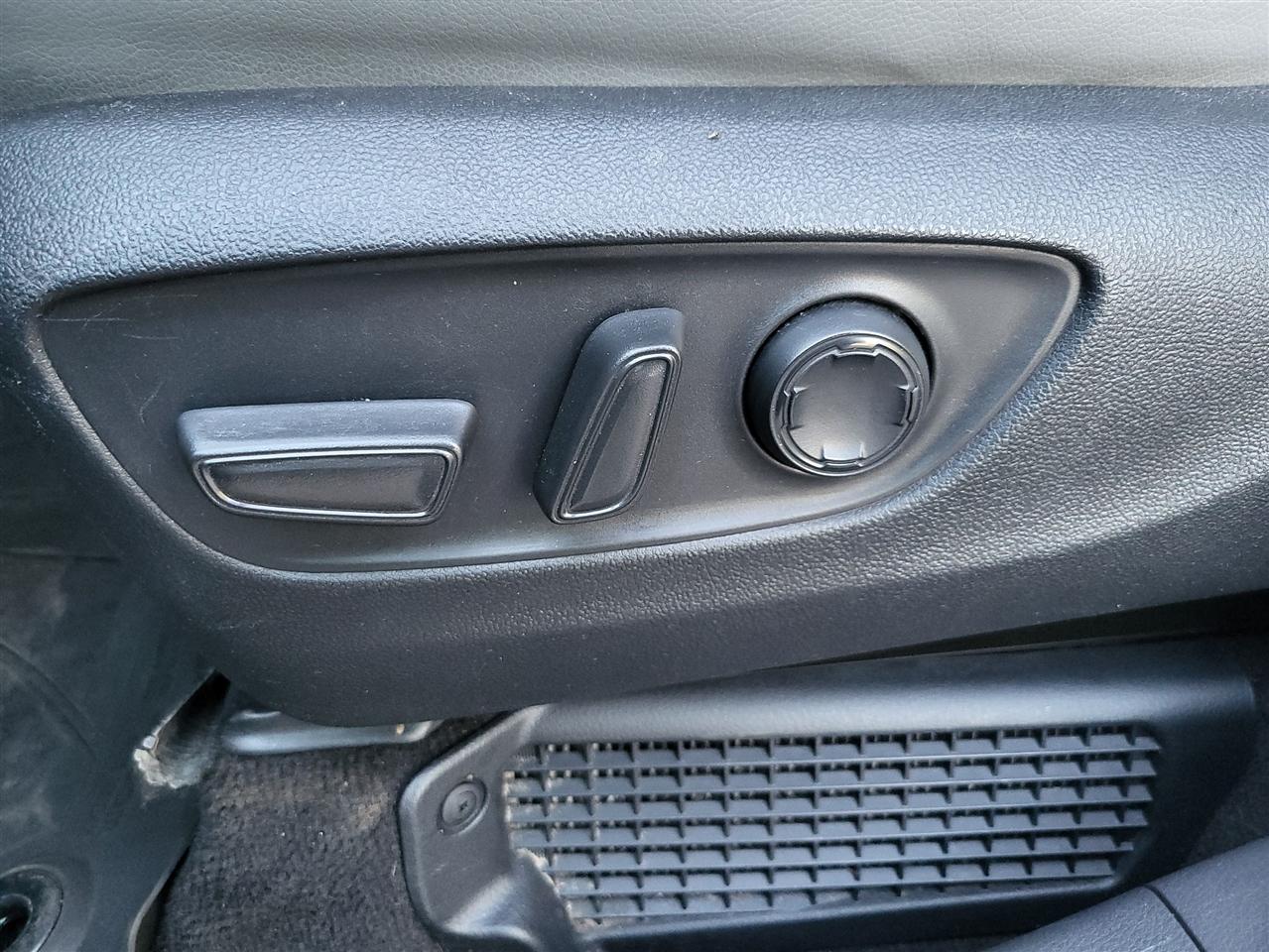Toyota Sienna XLE 7-Passenger 2023