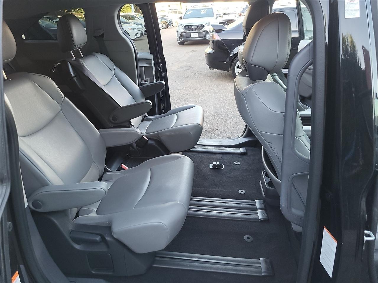 Toyota Sienna XLE 7-Passenger 2023