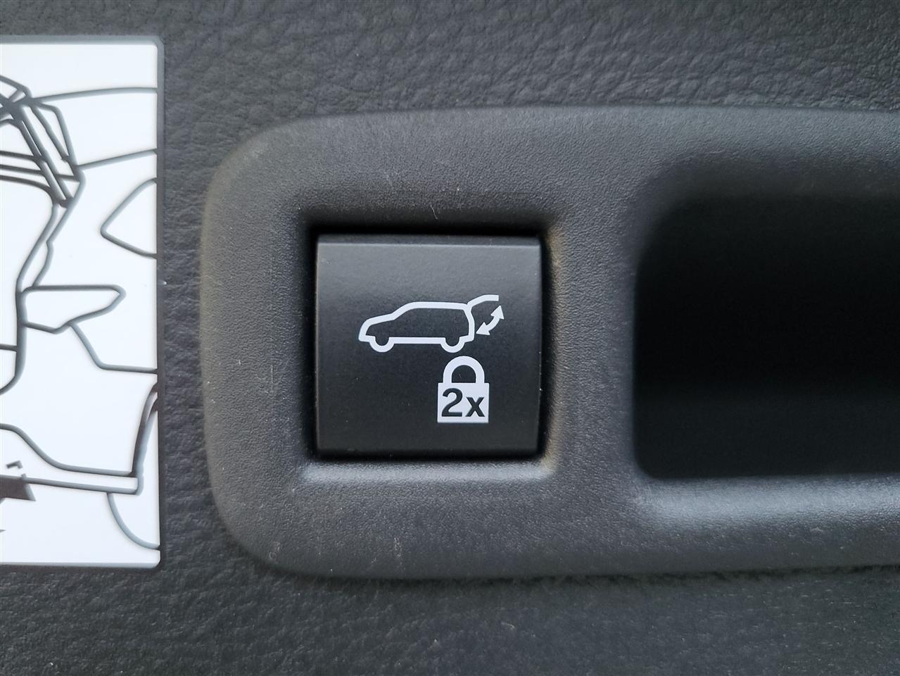 Toyota Sienna XLE 7-Passenger 2023