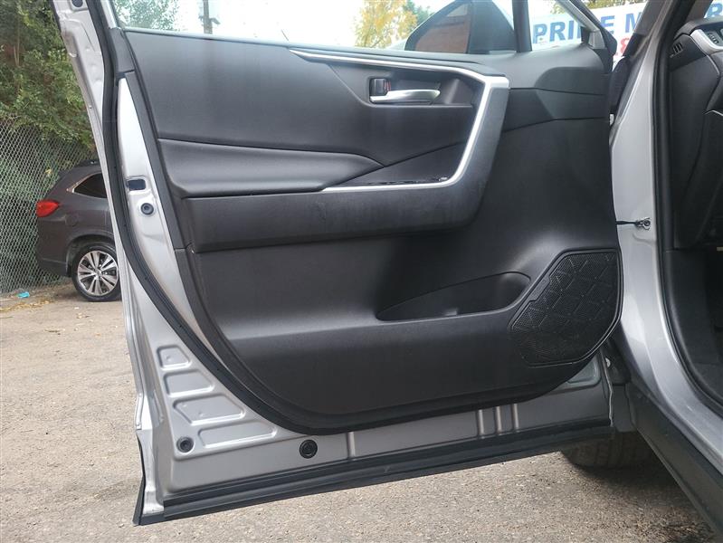 Toyota RAV4 XLE AWD 2020 Toyota RAV4 XLE AWD 2020