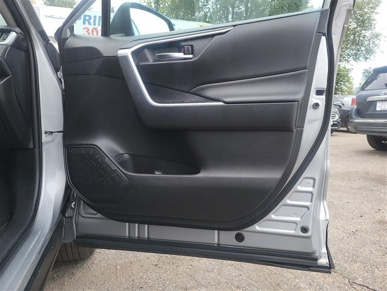 Toyota RAV4 XLE AWD 2020 Toyota RAV4 XLE AWD 2020