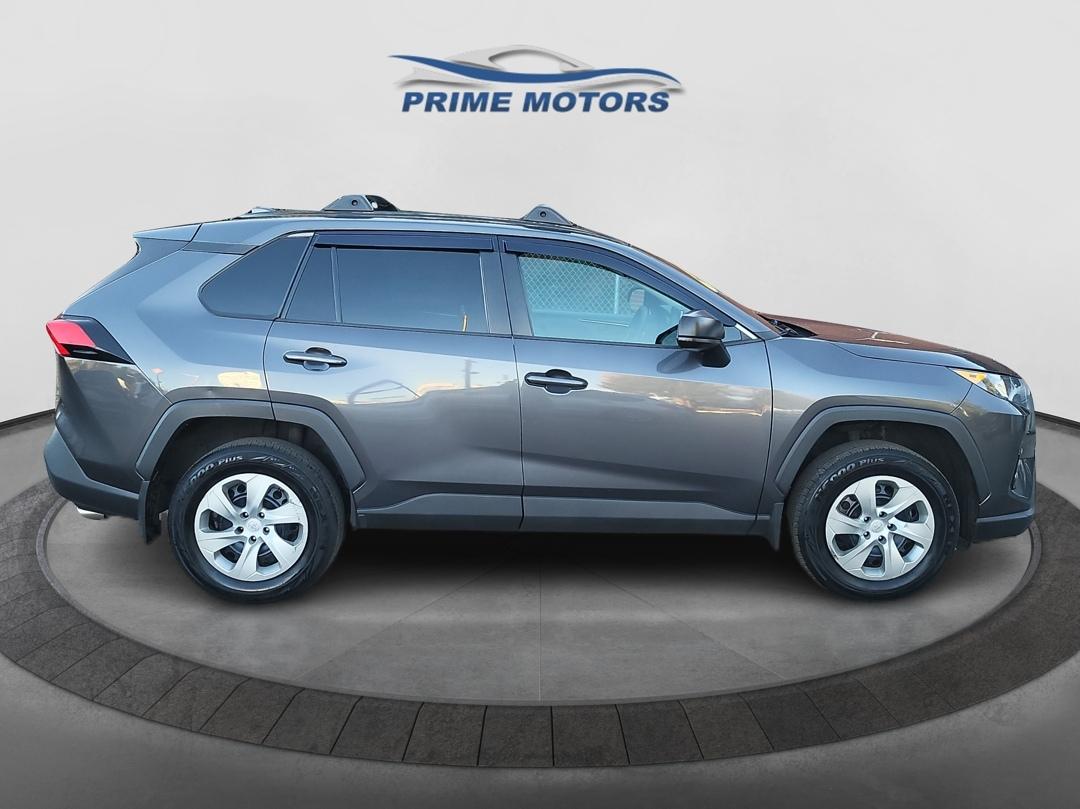 Toyota RAV4 LE AWD 2021