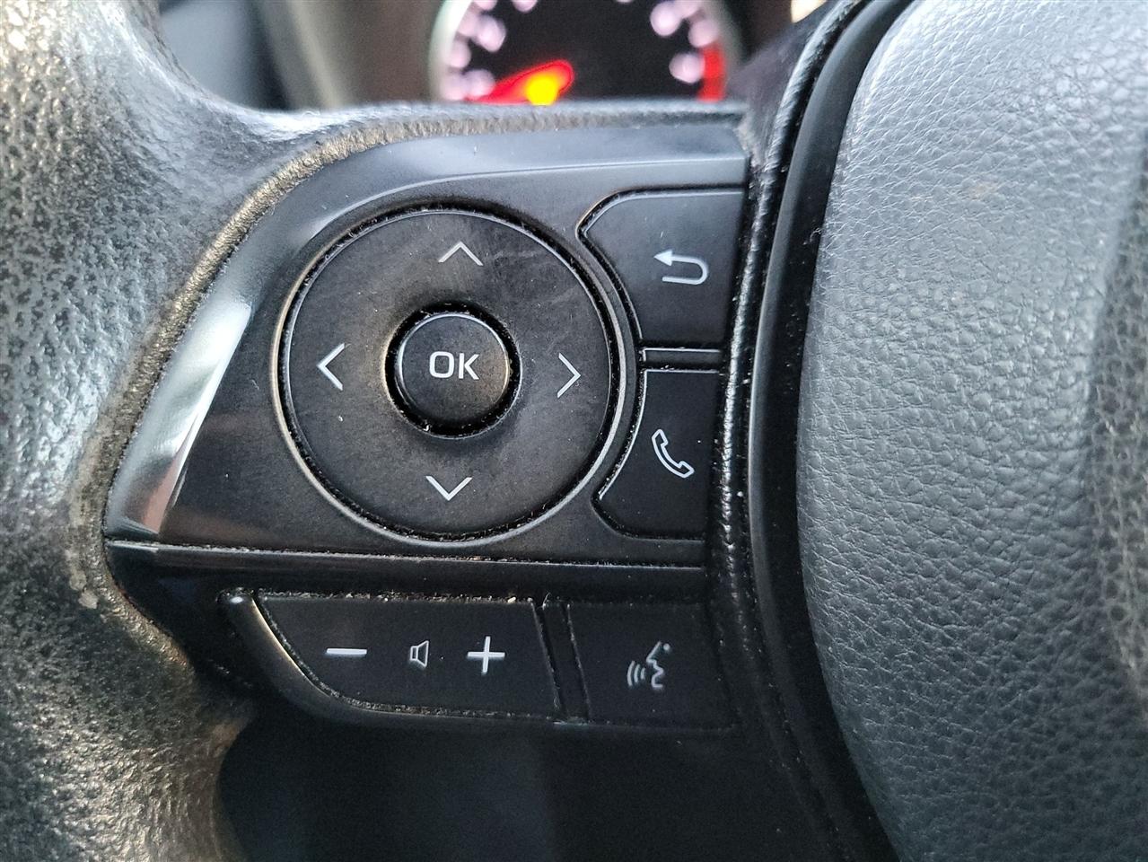 Toyota RAV4 LE AWD 2021