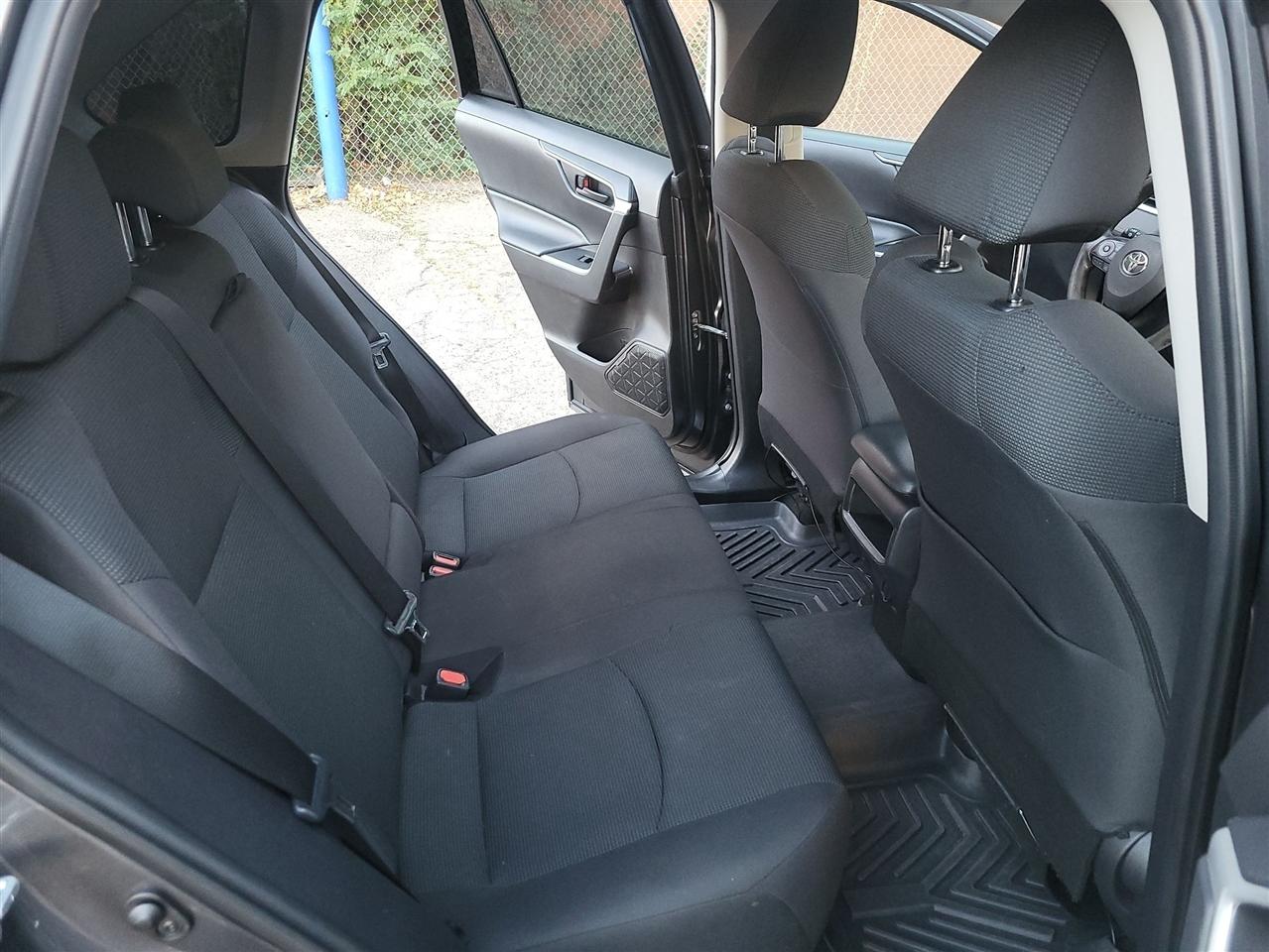Toyota RAV4 LE AWD 2021