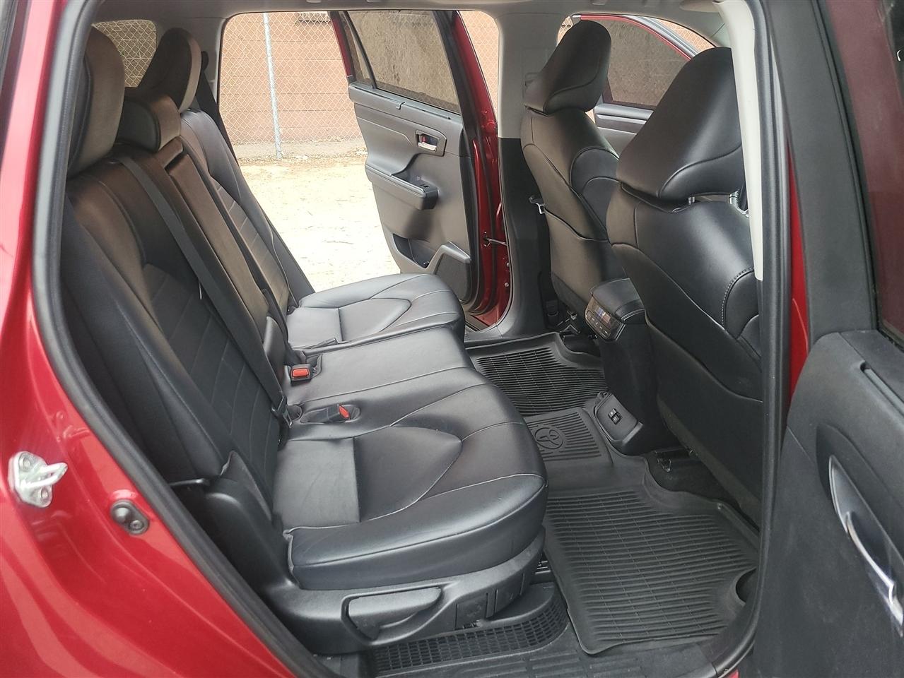 Toyota Highlander Hybrid  2023