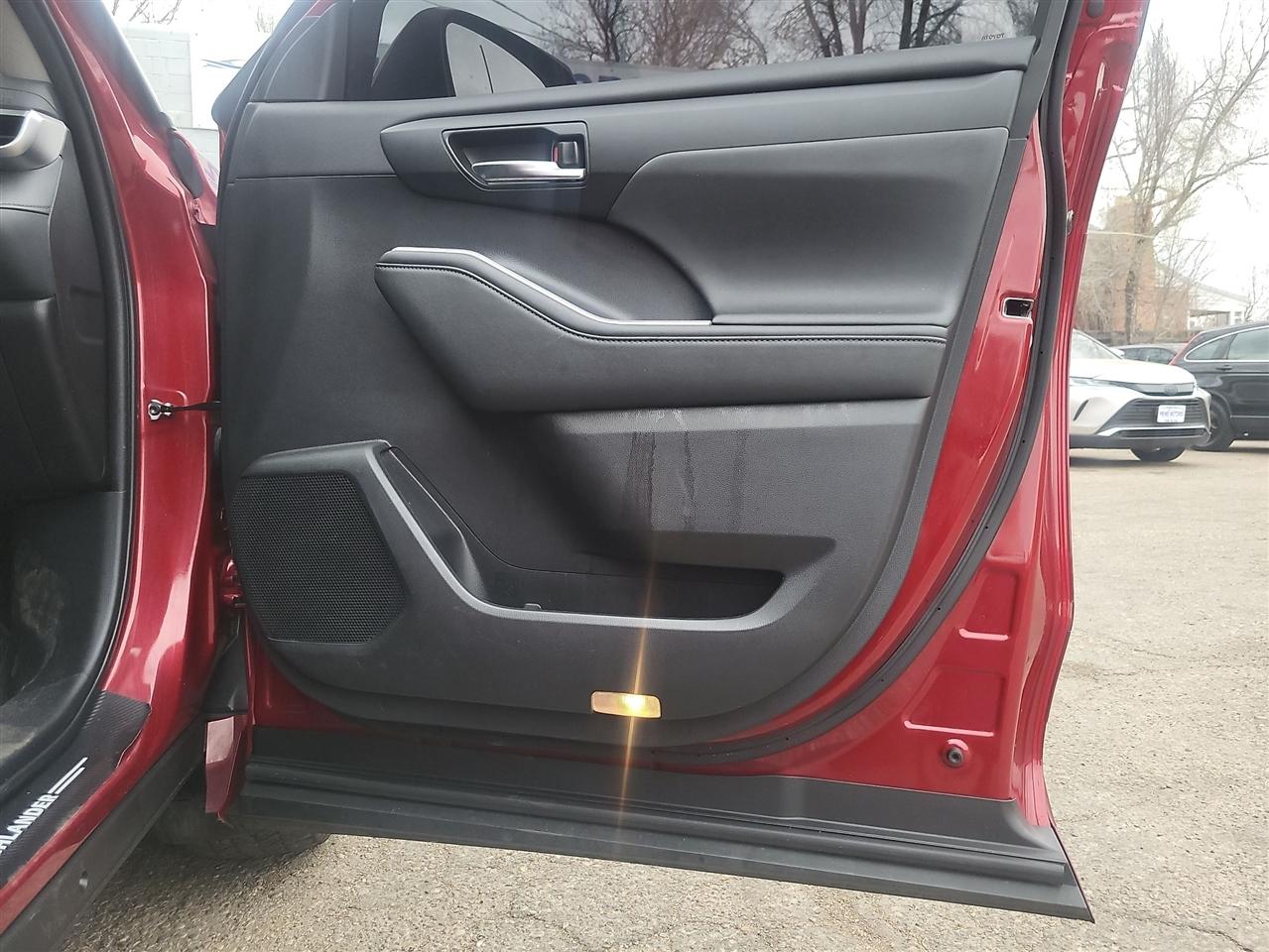 Toyota Highlander Hybrid  2023