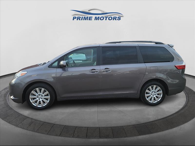2017 Toyota Sienna XLE 7-Passenger AWD