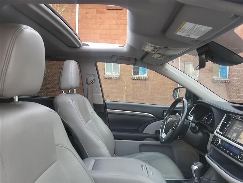 Toyota Highlander Limited AWD V6 2017