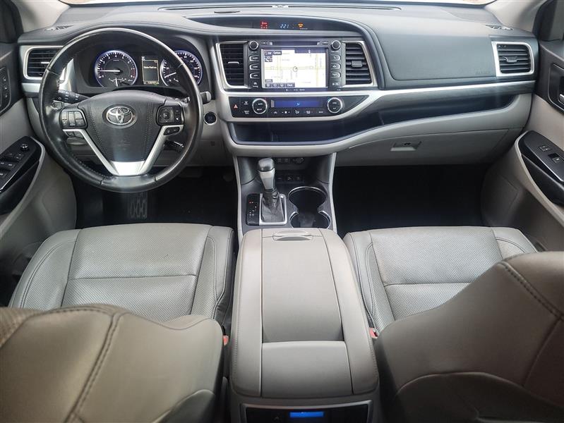 Toyota Highlander Limited AWD V6 2017
