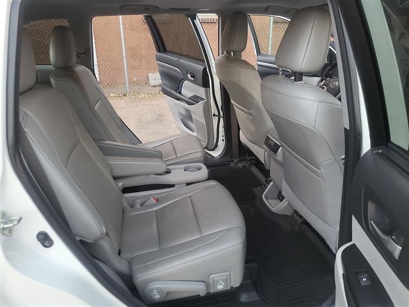 Toyota Highlander Limited AWD V6 2017