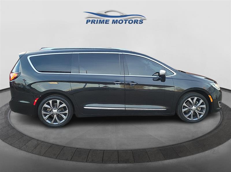 Chrysler Pacifica Limited 2017