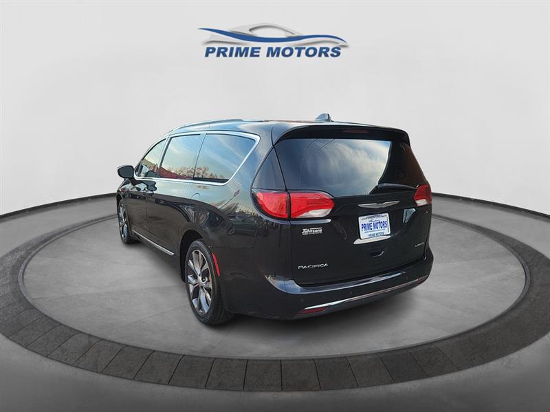 Chrysler Pacifica Limited 2017