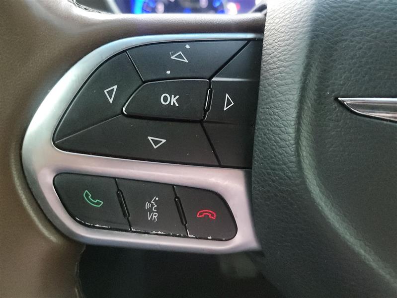 Chrysler Pacifica Limited 2017