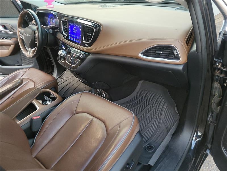 Chrysler Pacifica Limited 2017