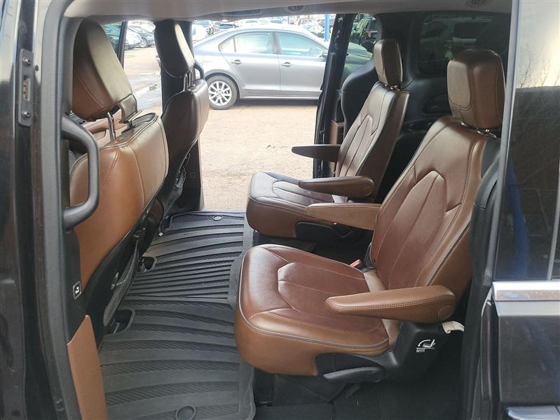 Chrysler Pacifica Limited 2017