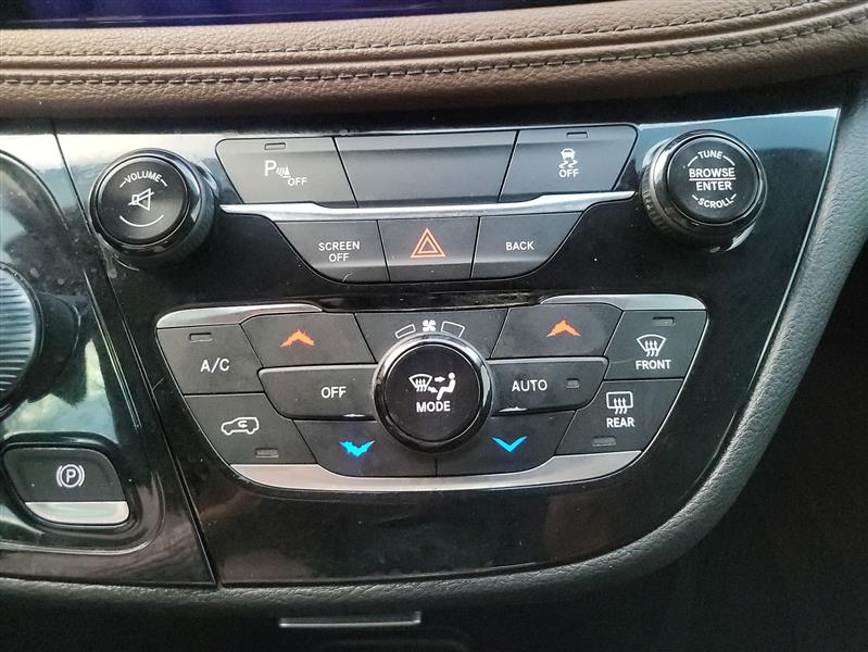 Chrysler Pacifica Limited 2017