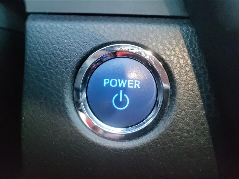 Toyota Camry Hybrid XSE 2023