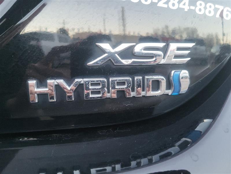 Toyota Camry Hybrid XSE 2023