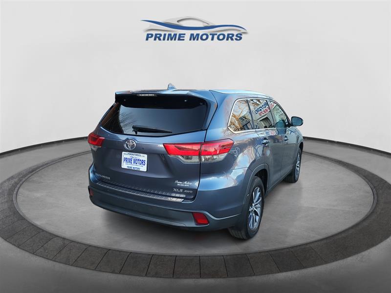 Toyota Highlander XLE AWD V6 2019