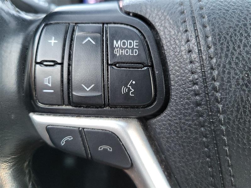 Toyota Highlander XLE AWD V6 2019