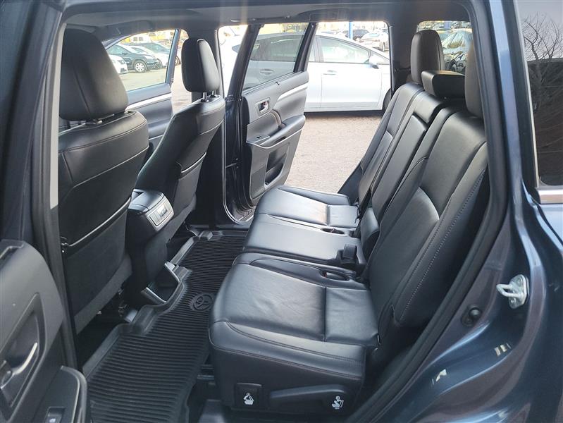 Toyota Highlander XLE AWD V6 2019