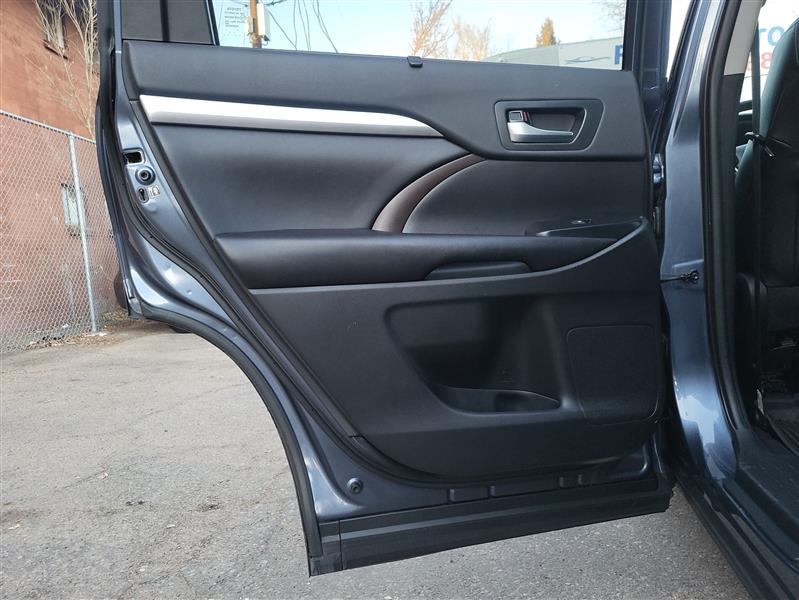 Toyota Highlander XLE AWD V6 2019