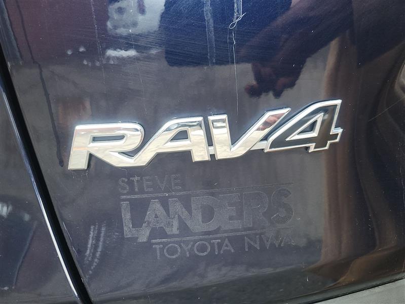 Toyota RAV4 Hybrid XLE Premium 2021