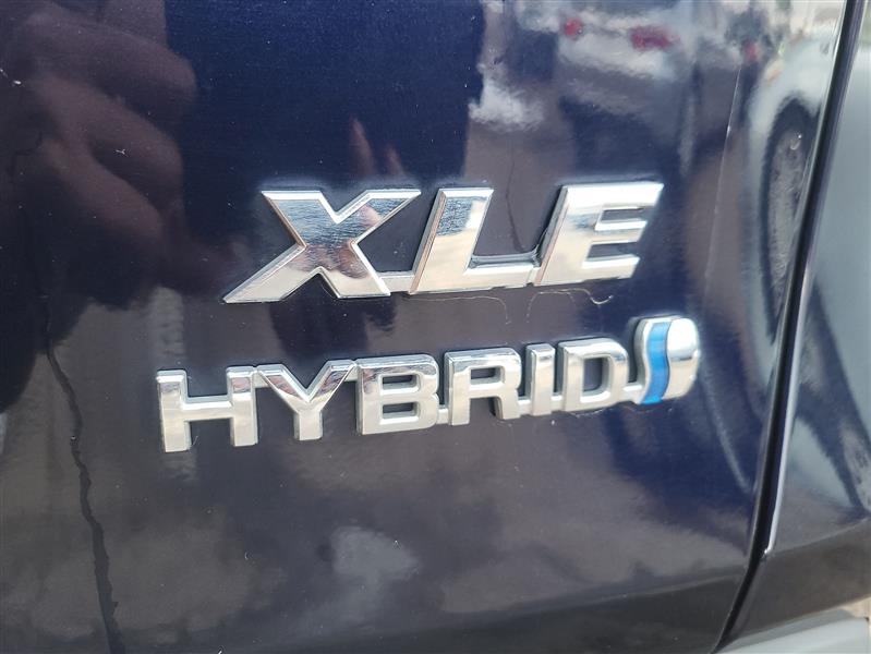 Toyota RAV4 Hybrid XLE Premium 2021