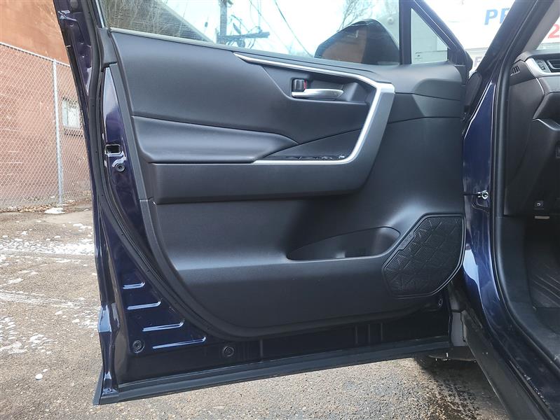 Toyota RAV4 Hybrid XLE Premium 2021