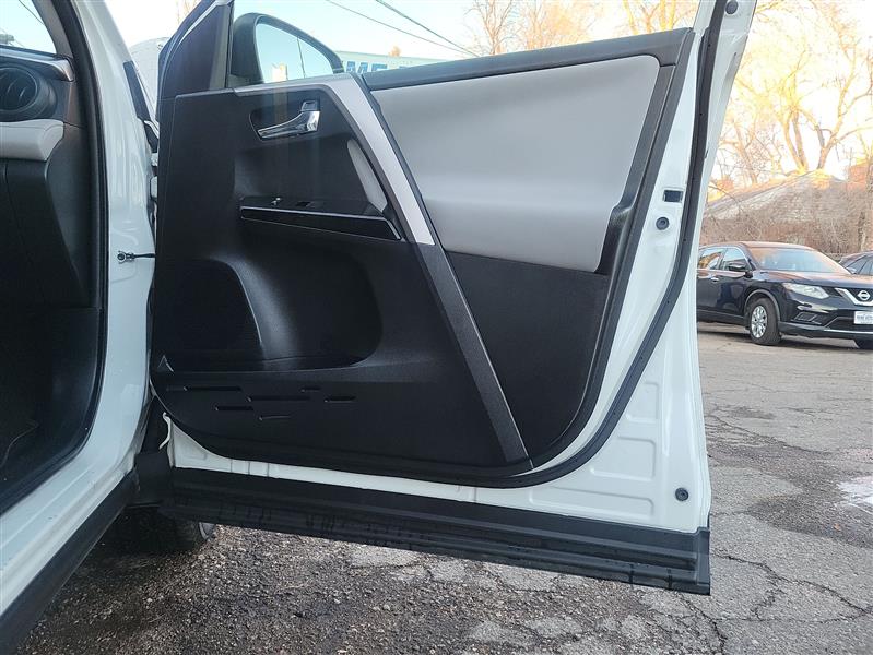 Toyota RAV4 Hybrid Limited 2017