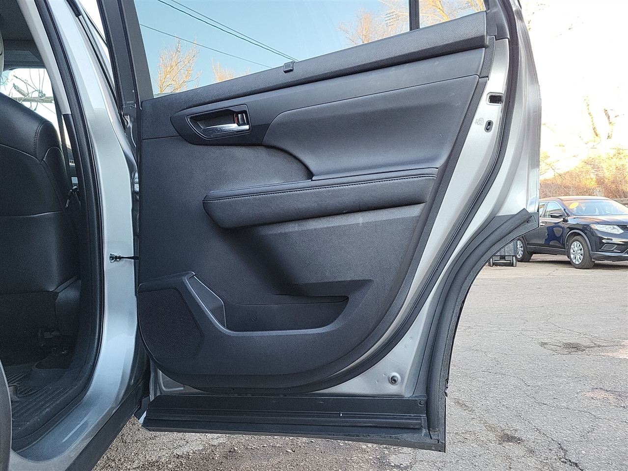 Toyota Highlander Hybrid  2023