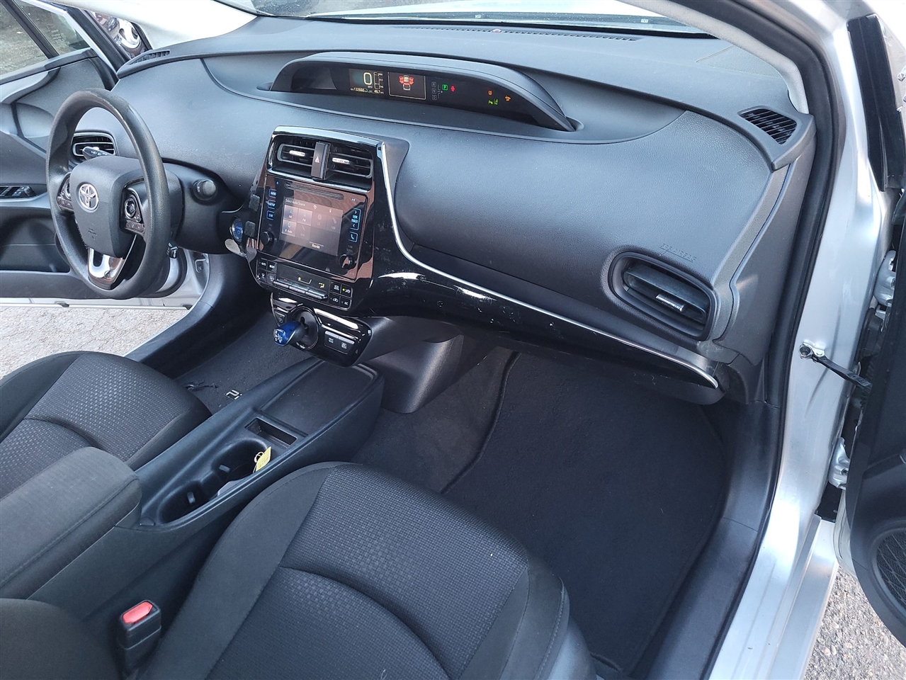 Toyota Prius L Eco 2019