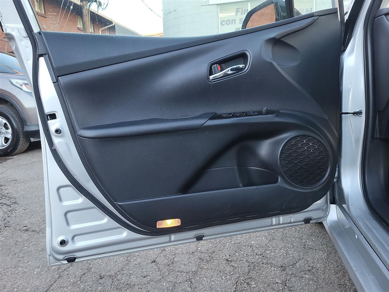 Toyota Prius L Eco 2019