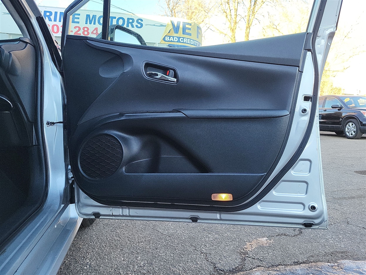 Toyota Prius L Eco 2019