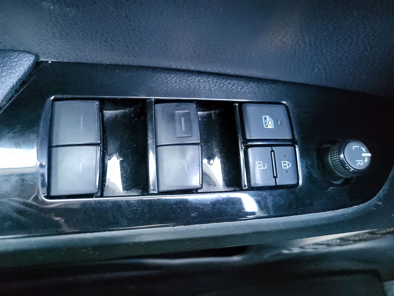 Toyota Prius L Eco 2019