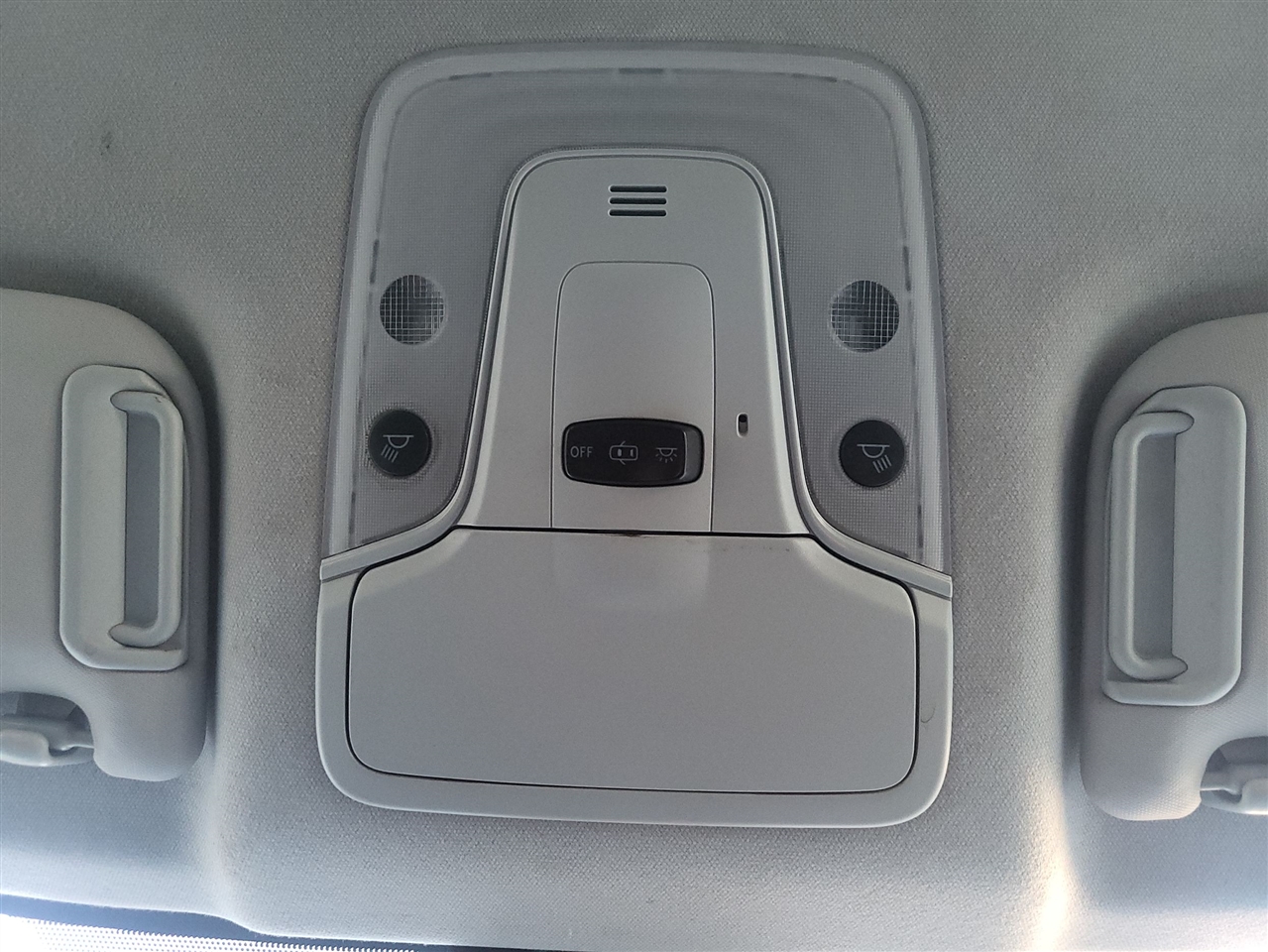 Toyota Prius L Eco 2019