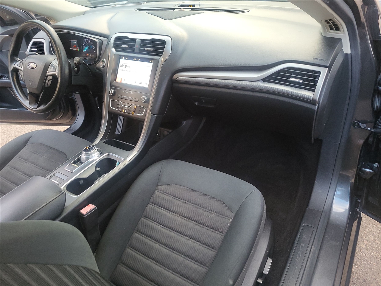 Ford Fusion Hybrid SE 2019