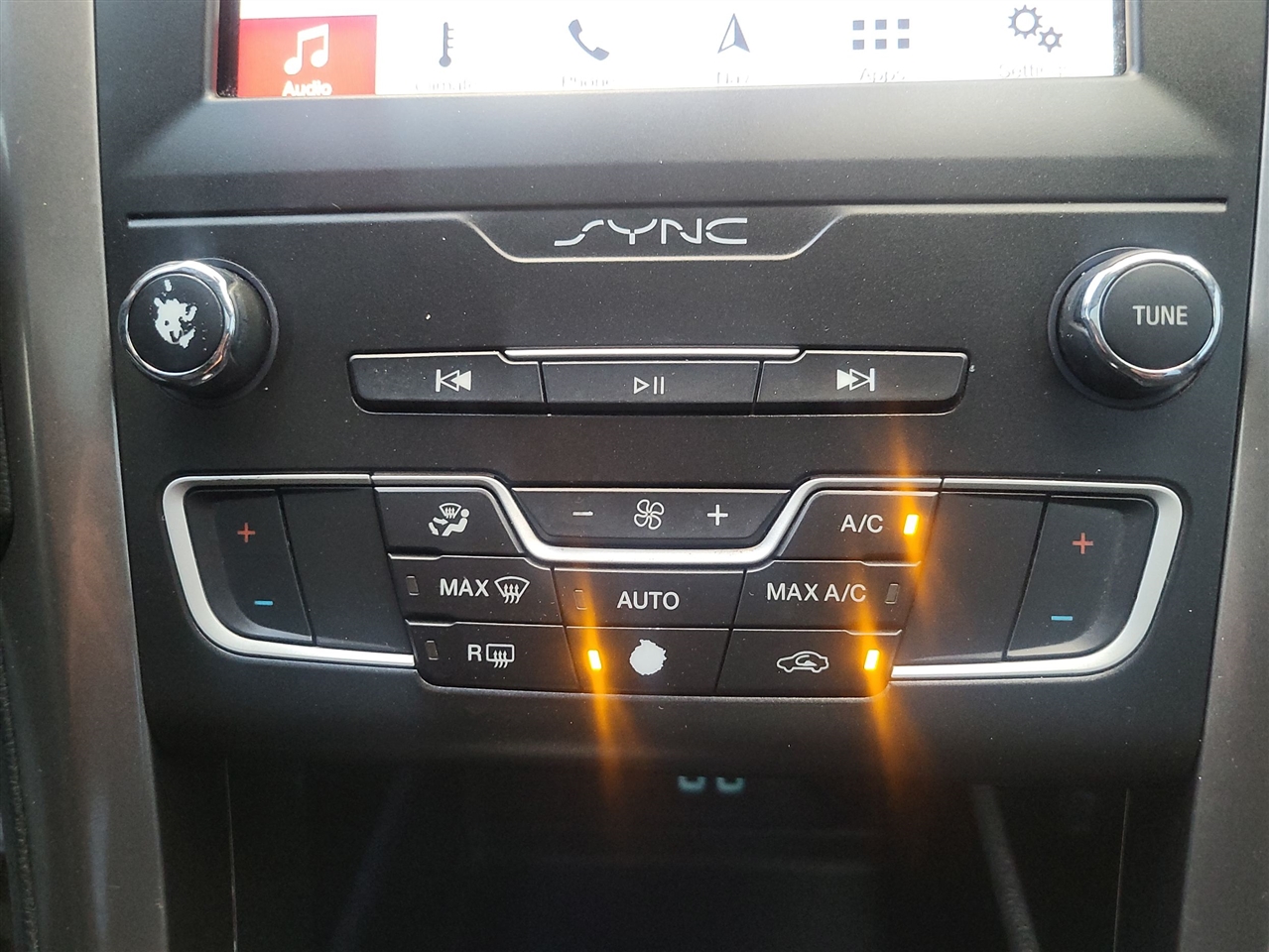 Ford Fusion Hybrid SE 2019