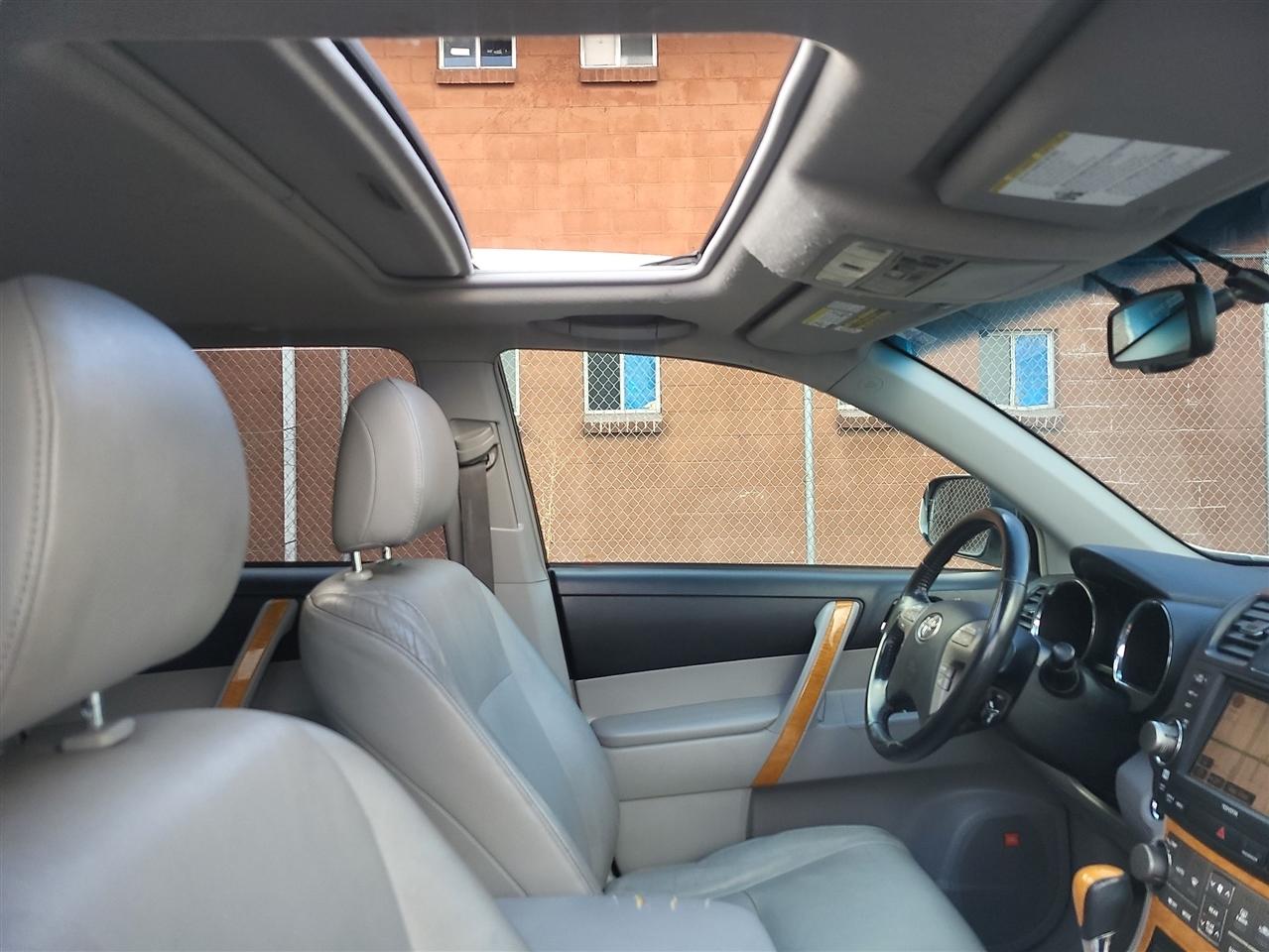 Toyota Highlander Hybrid Limited AWD 2010