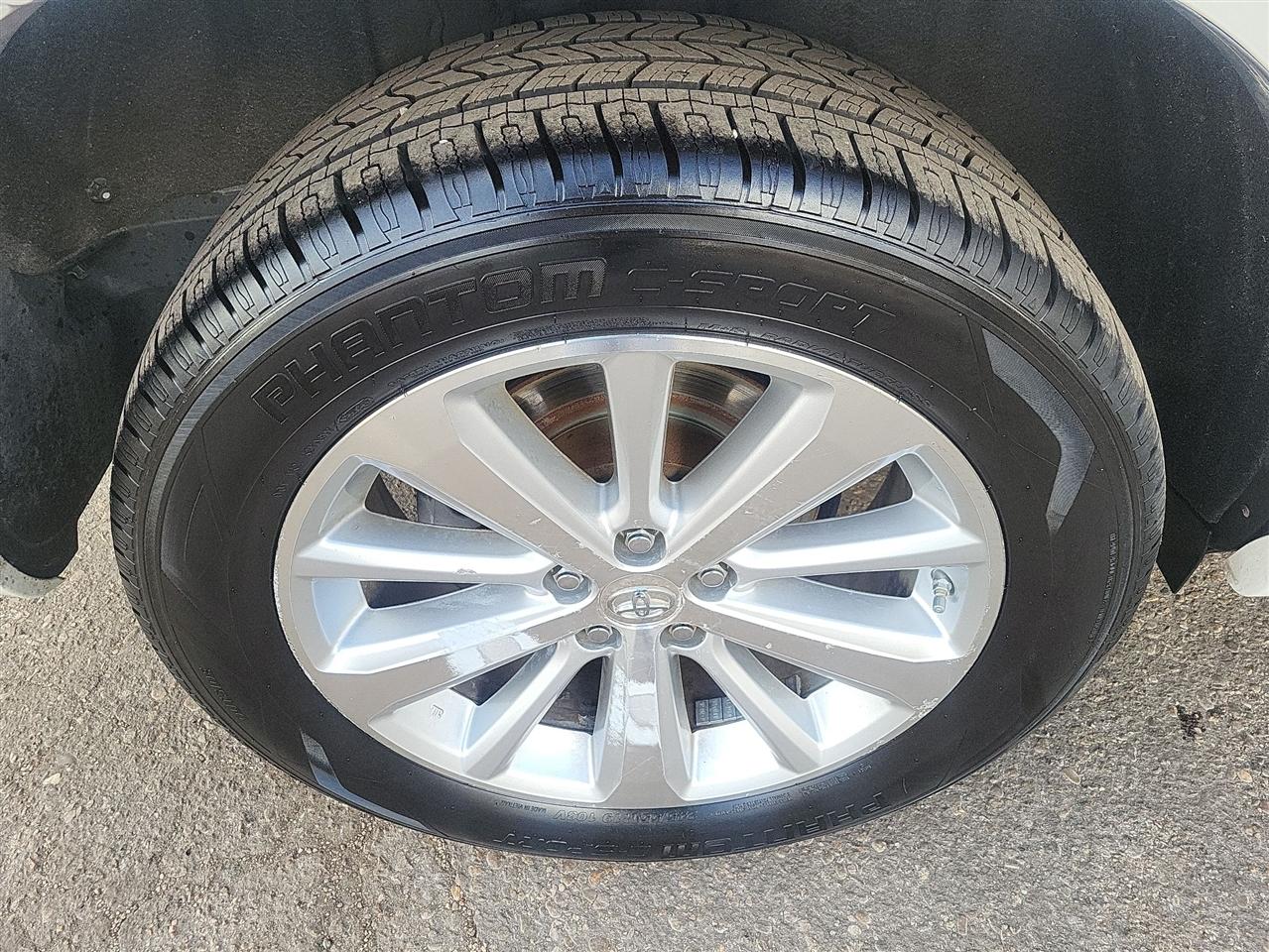 Toyota Highlander Hybrid Limited AWD 2010