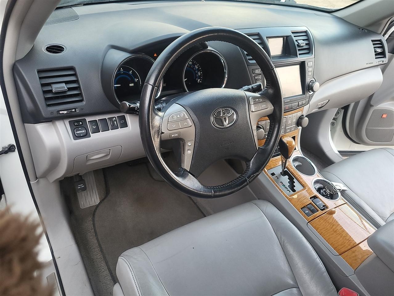 Toyota Highlander Hybrid Limited AWD 2010