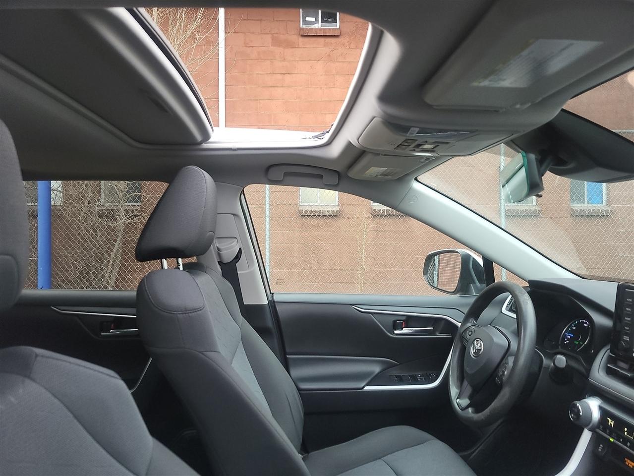 Toyota RAV4 Hybrid XLE 2022