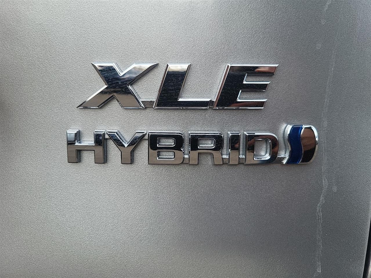 Toyota RAV4 Hybrid XLE 2022