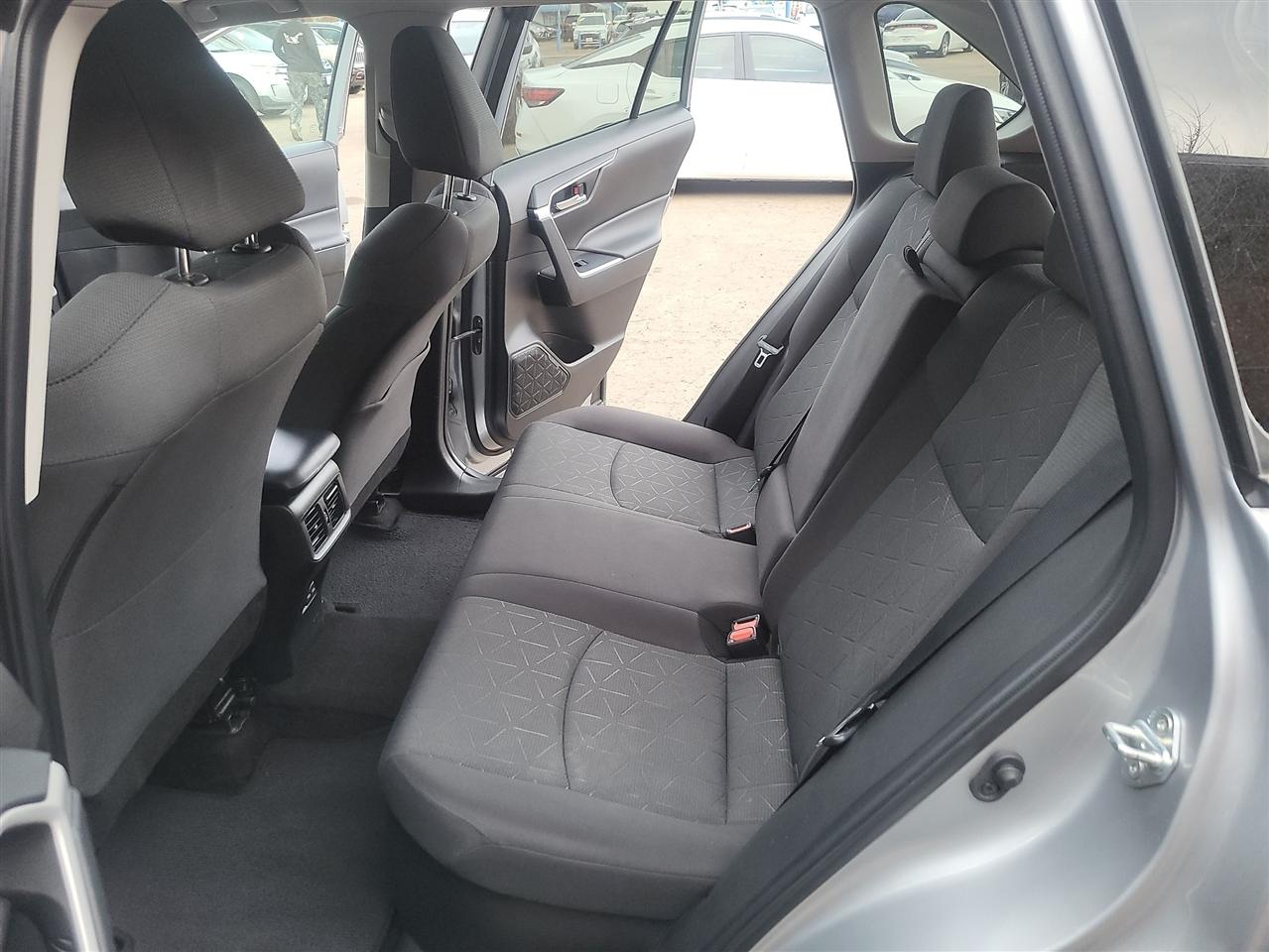 Toyota RAV4 Hybrid XLE 2022