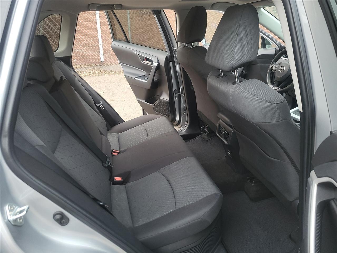 Toyota RAV4 Hybrid XLE 2022